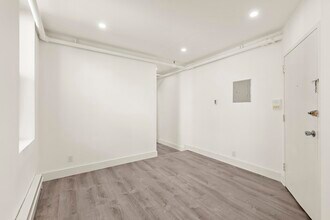 235 Monroe St in Hoboken, NJ - Building Photo - Building Photo