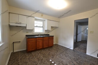 1408 Woodruff Rd in Joliet, IL - Building Photo - Building Photo