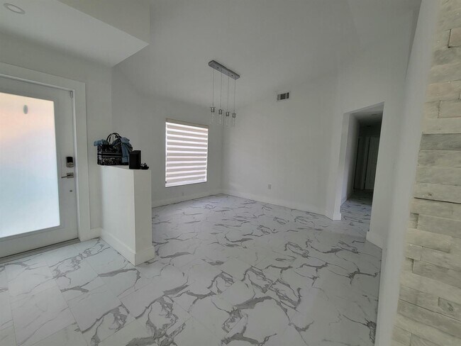 4334 SW 72nd Way in Davie, FL - Building Photo - Building Photo