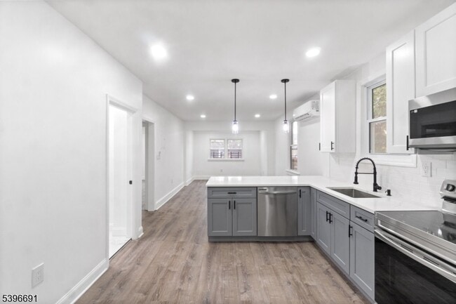 427 Benner St in Highland Park, NJ - Foto de edificio - Building Photo