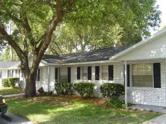 Cross Apartments in Zephyrhills, FL - Building Photo