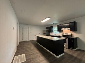 1207 W Florida St in Springfield, MO - Building Photo - Building Photo