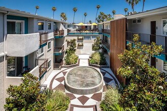 The Hallie in Pasadena, CA - Foto de edificio - Building Photo