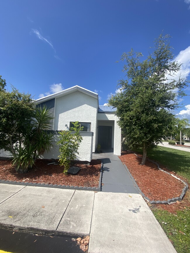 property at 273 SW Sterret Cir