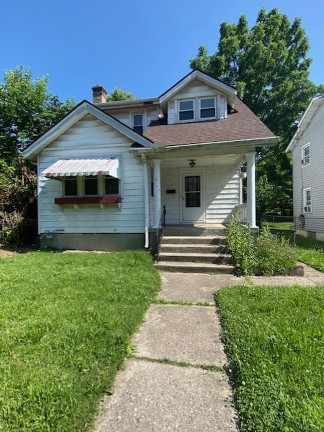property at 147 W Hudson Ave