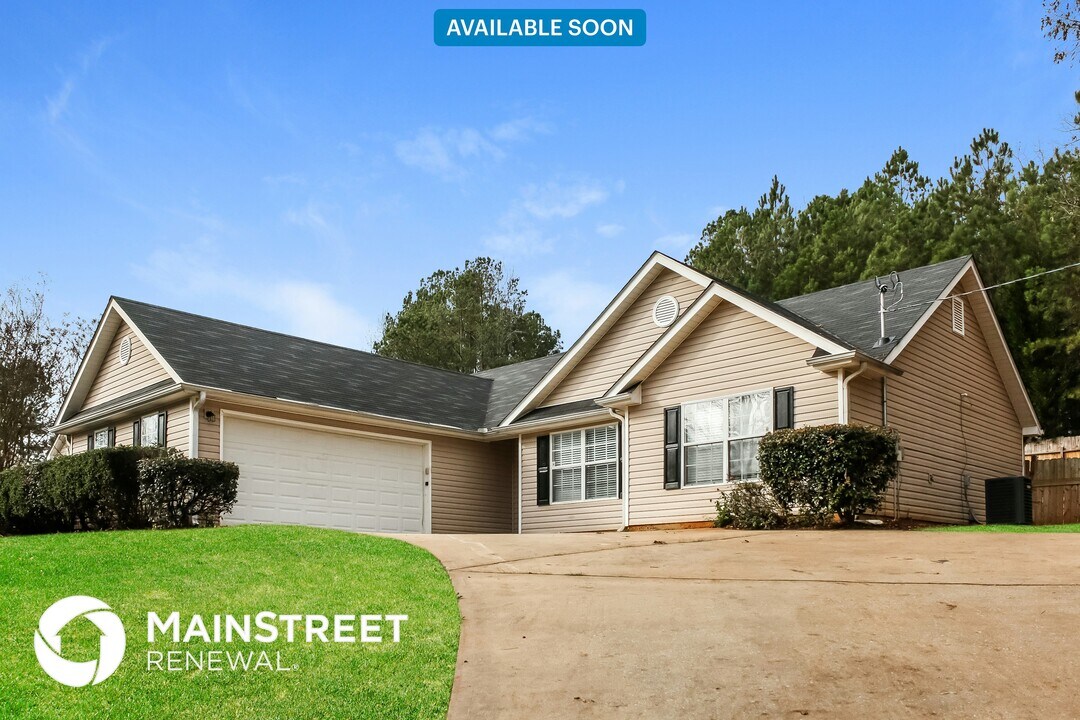 180 Autumn Way in Covington, GA - Building Photo
