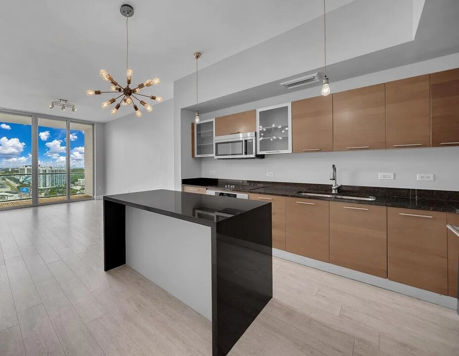 3470 E Coast Ave, Unit H1602 in Miami, FL - Foto de edificio