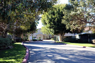 Su Casa Del Mar Apartments in Carlsbad, CA - Building Photo - Building Photo