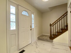 2240 Delaware Dr in Ann Arbor, MI - Building Photo - Building Photo