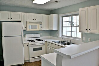 383 Windcroft Cir NW in Acworth, GA - Building Photo - Building Photo