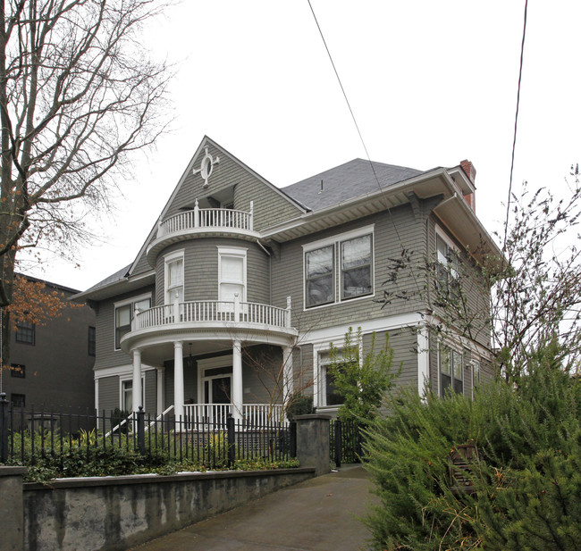 2359 NW Overton St in Portland, OR - Building Photo - Building Photo