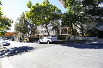 Villa Luanne Apartments in West Hollywood, CA - Building Photo - Building Photo