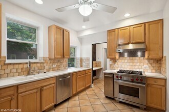 2741 Eastwood Ave in Evanston, IL - Building Photo - Building Photo