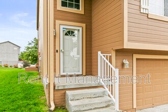 19156 Drexel Cir in Omaha, NE - Building Photo - Building Photo