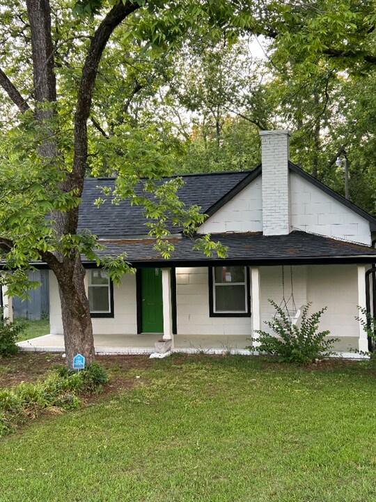 3032 Millerfield Rd in Macon, GA - Building Photo