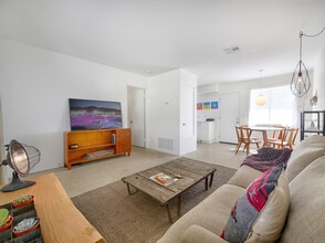 277 East Racquet Club Road, Unit 3 in Palm Springs, CA - Foto de edificio - Building Photo