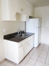 446 Lewis Ln in Pacifica, CA - Building Photo - Building Photo