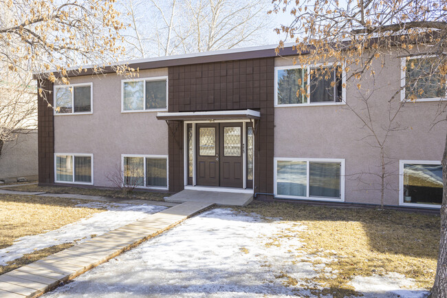 4420 4 St NW in Calgary, AB - Building Photo - Primary Photo