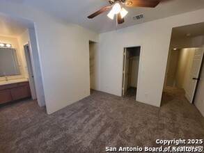 8024 Maverick Climb in San Antonio, TX - Building Photo - Building Photo