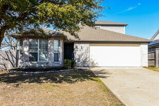 321 Rustic Grove Ln in Royse City, TX - Building Photo