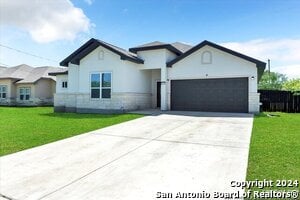 8316 Utopia Blvd in Selma, TX - Foto de edificio - Building Photo