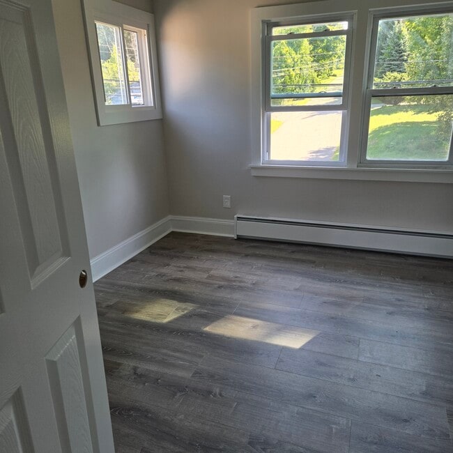 785 Warwick Tpke, Unit 3 in Hewitt, NJ - Building Photo - Building Photo