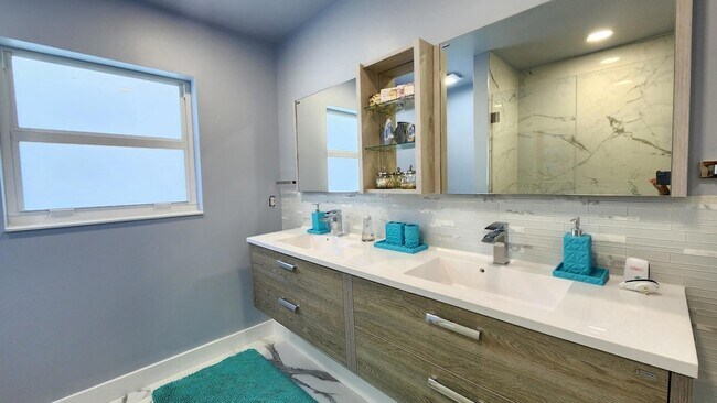 property at 1851 Corsica Dr
