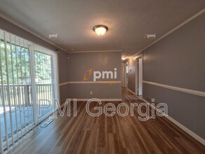 6139 Lullwater Dr in Douglasville, GA - Building Photo - Building Photo