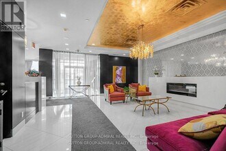 520 Steeles Ave W in Vaughan, ON - Building Photo - Building Photo