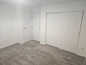 860 Sussex Pl, Unit 860 in Vandalia, OH - Foto de edificio - Building Photo