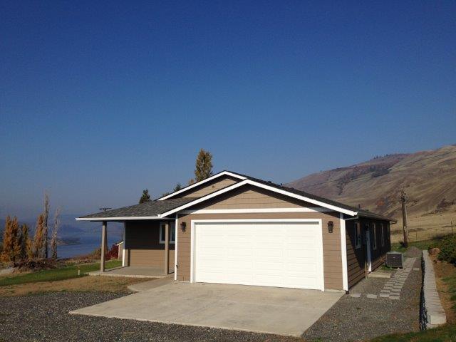107 Windmill Ln in Lyle, WA - Building Photo