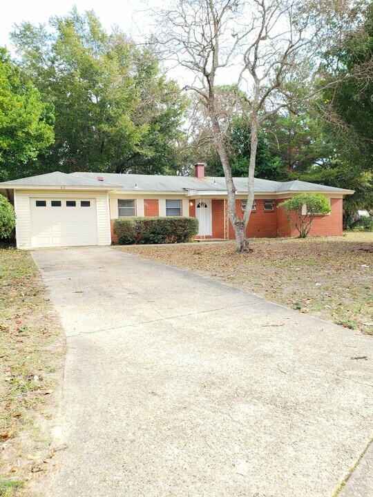 53 Hemlock Dr NW in Fort Walton Beach, FL - Building Photo