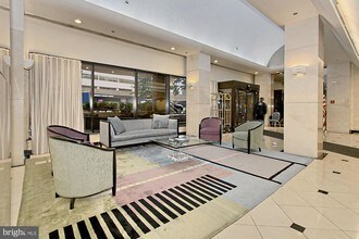 4550 N Park Ave-Unit -302 in Chevy Chase, MD - Building Photo - Building Photo