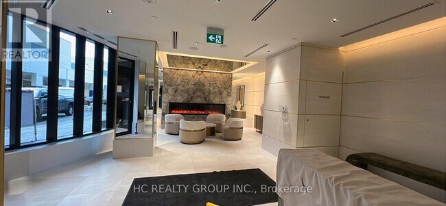 5858 Yonge St in Toronto, ON - Building Photo - Building Photo