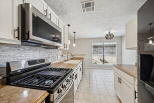 24223 Spring Towne Dr in Spring, TX - Building Photo