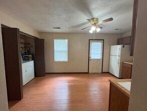 343 N Glenwood Ave, Unit # D in Springfield, IL - Building Photo - Building Photo