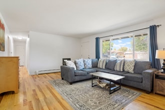 5946 W Iowa Pl in Lakewood, CO - Foto de edificio - Building Photo