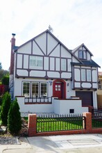 3567 Redwood Rd in Oakland, CA - Building Photo - Building Photo