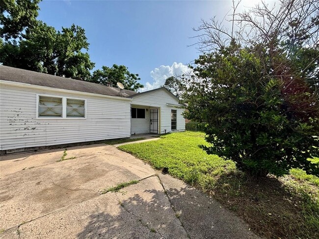 property at 7211 Orlando St