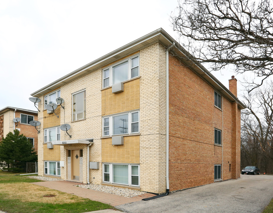 5001 River Rd in Schiller Park, IL - Building Photo