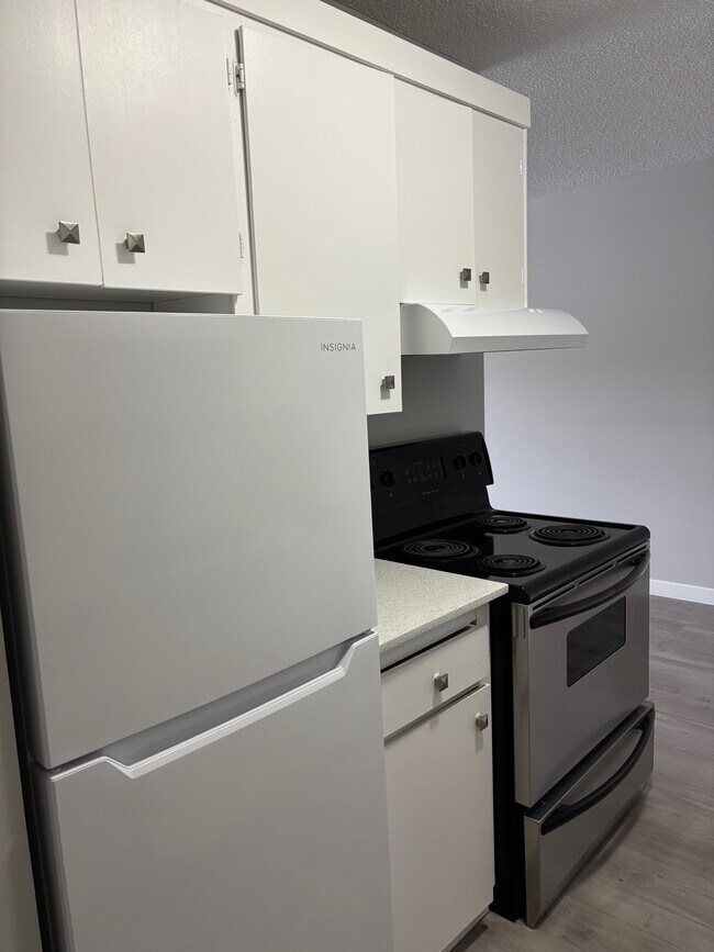 10815-10116 116 St NW in Edmonton, AB - Building Photo - Building Photo