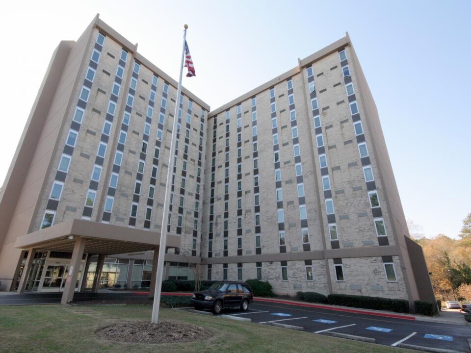 Baptist Towers Senior Apartments - Age 62+ in Atlanta, GA - Foto de edificio