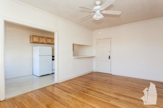 1050 W George St in Chicago, IL - Building Photo - Building Photo