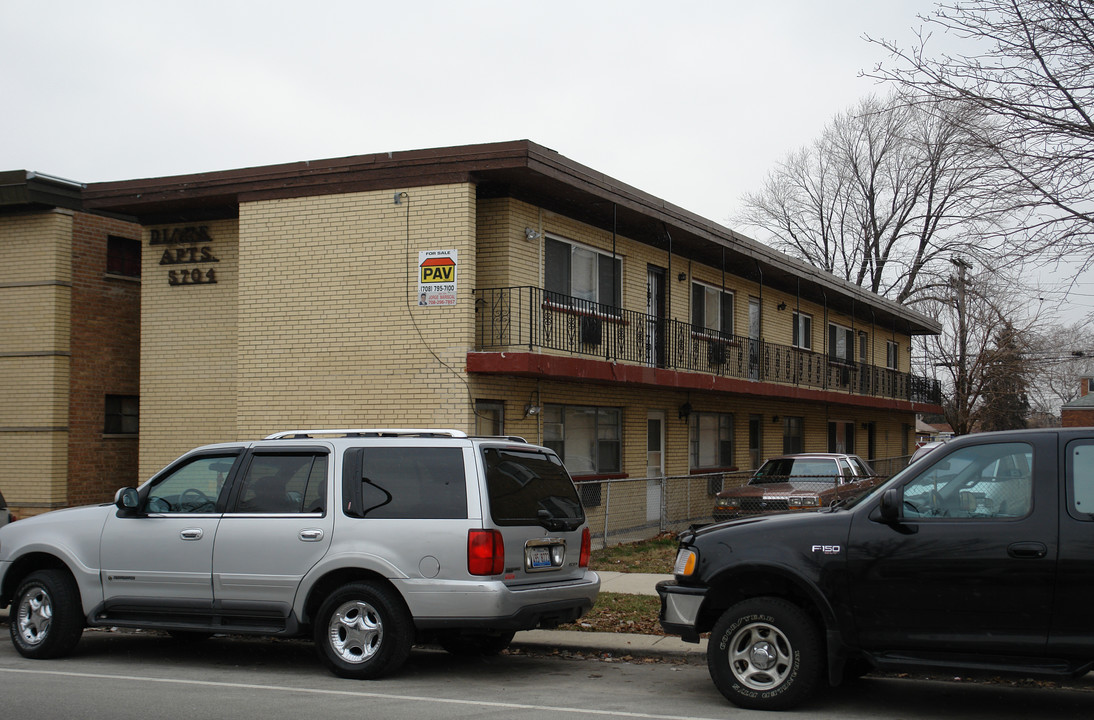 Diane Apartments in Cicero, IL - Foto de edificio