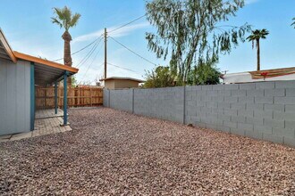 305 E Roeser Rd in Phoenix, AZ - Building Photo - Building Photo