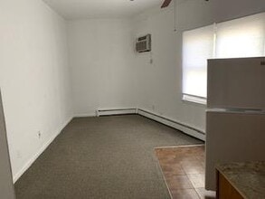 488 Browns Rd in Nesconset, NY - Building Photo - Building Photo