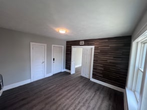 215 Beaver St in New Britain, CT - Building Photo - Building Photo