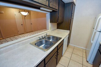 1502 Beaumont Rd in Baytown, TX - Building Photo - Building Photo