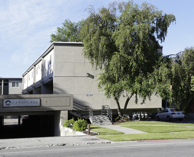 440 E 700 N in Provo, UT - Foto de edificio - Building Photo