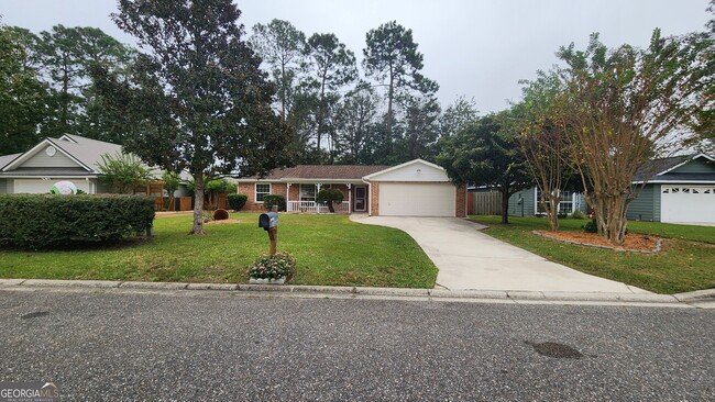 2102 Windsor St in St. Marys, GA - Foto de edificio - Building Photo